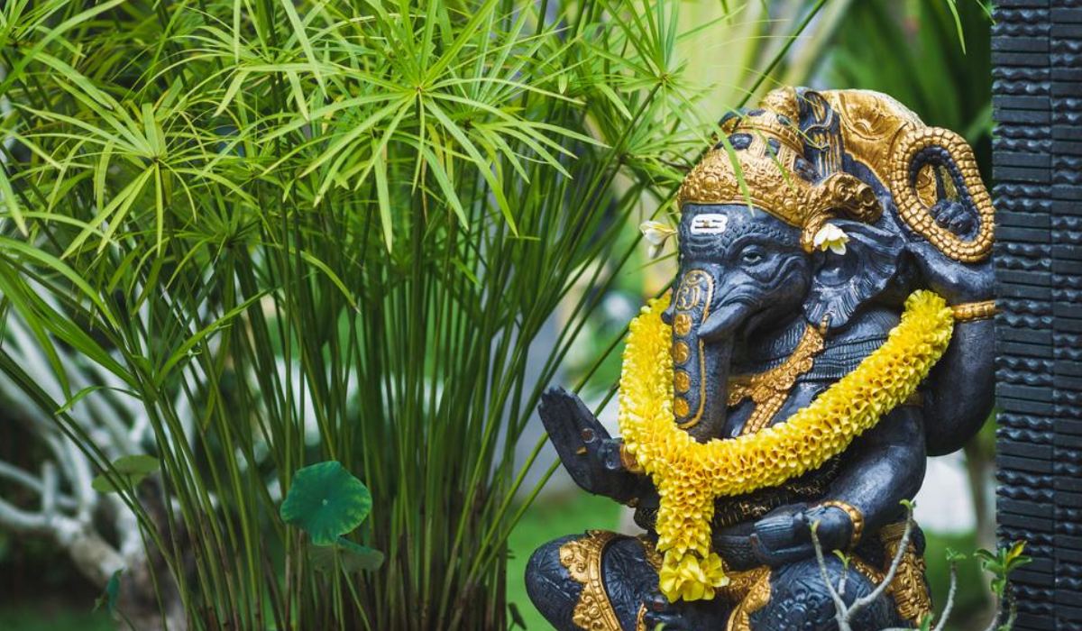 5 Awesome and Pocket Friendly Ideas For Ganpati Bappa's Mandap Decoration