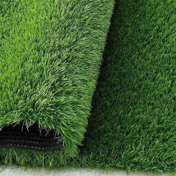 green artificial grass (6.5 x 4 ft / 1.9 x 1.2 m) 