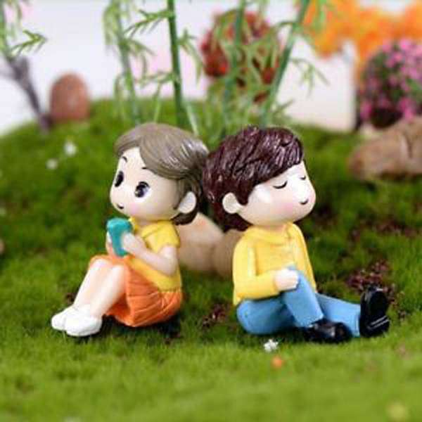 college couple plastic miniature garden toys (blue - 1 pair