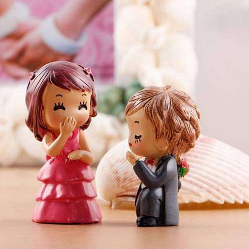 propose couple plastic miniature garden toys - 1 pair