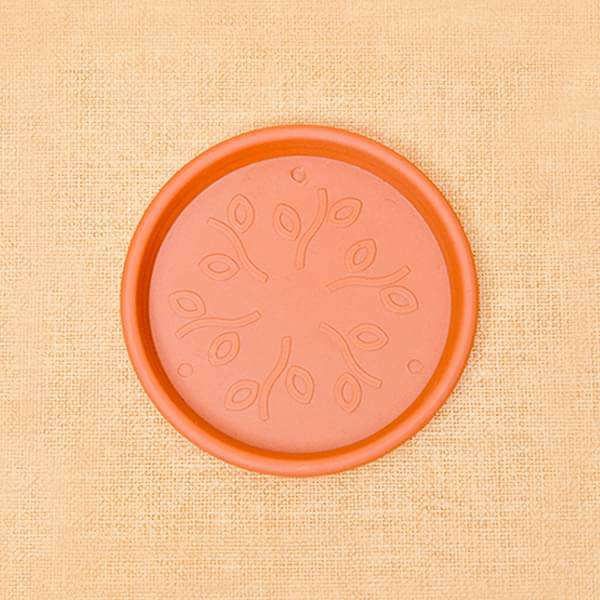5.9 inch (15 cm) round plastic plate for 5 inch (13 cm) 