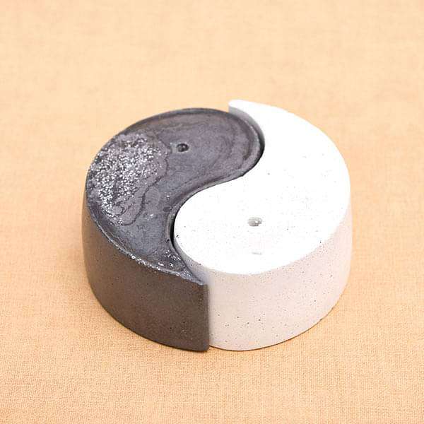 6.3 inch (16 cm) ying yang concrete pot with plate(rustic black 