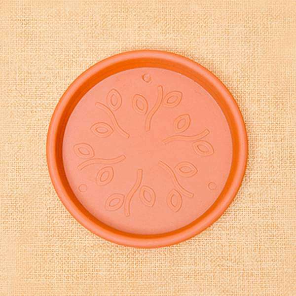 9.6 inch (24 cm) round plastic plate for 9 inch (23 cm) 